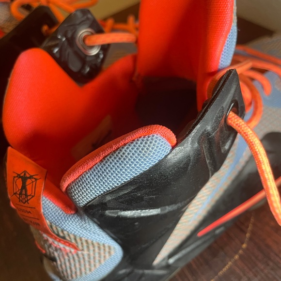 NIKE Lebron 12 Easter size 7Y - Picture 7 of 8